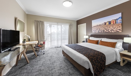Hotel Room - Queen Sized Bed - Sleeps 2 Guests